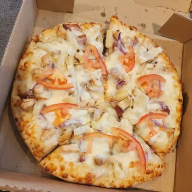 10" Maui Wowie Pizza.